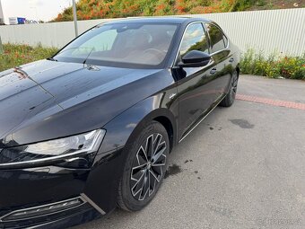 Škoda SuperB iV L&K 2023, černá metalíza - 3