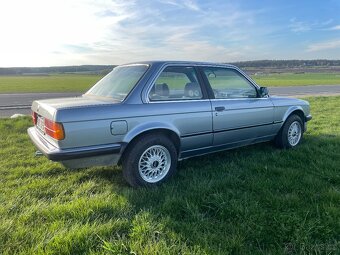 BMW E30 coupe - 3