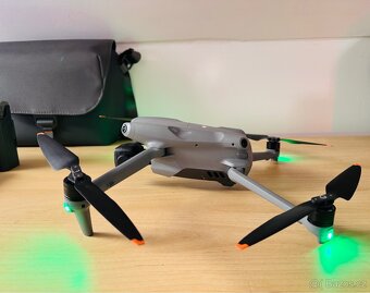 DJI Air 3 Fly More Combo (DJI RC 2) Jako nový - 3