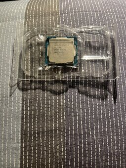 Intel Core i7-7700K (4 jádra /8 vláken /4,2ghz/4,5ghz - 3