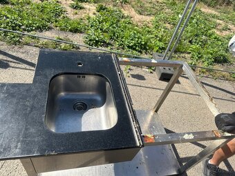 Prodám nerezový stůl s dřezem - 3