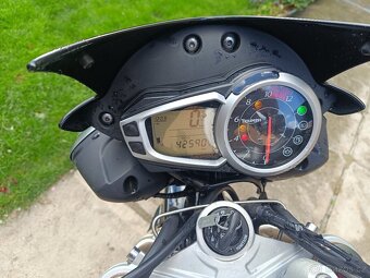 Triumph speed triple 1050 - 3