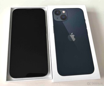 Apple iPhone 13 - 128GB - barva Midnight - 3
