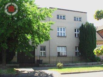 Prodej vily se třemi bytovými jednotkami ve Veselí nad Morav - 3
