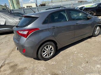 Hyundai i30 1.6d 2012 sražka se zveři - 3