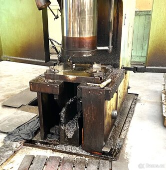 Lis hydraulický PYE 100 - 3