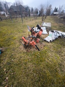 PON2-300H Dvojradličný obracecí nesený pluh
- 3