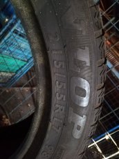 pneu 215/55/17 - 3