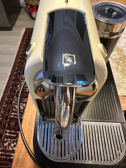 Kavovar kapslovy Delonghi Nespresso - 3