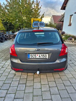 Kia Ceed 1.6 CRDi, 85 kW, 2011 – najeto jen 30 129 km - 3