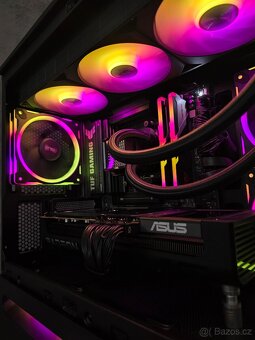 Herní PC ASUS/Ryzen 7 9700X/RX 9070 XT/32GB RAM/2TB NVMe - 3