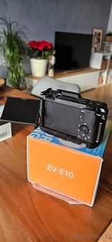 Sony Zv-E10 + Sigma 18-50 f2.8 + Sony 16-50 (Smallrig atd) - 3