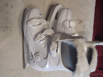 Dívčí brusle na led - 3