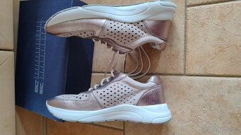 minimálně nošené tenisky Caprice, značené 41 - 3