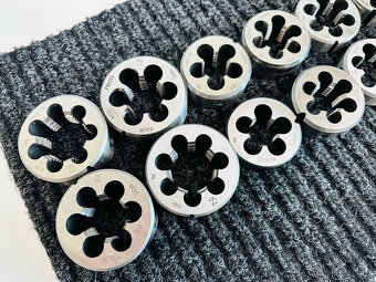 Závitová očka - 3