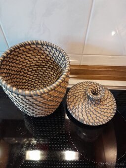 Stará proutěná nádoba s víkem - 3