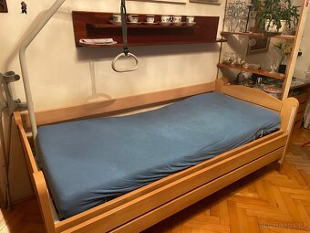 Invalidní mechanické lůžko - 3
