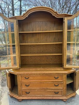 Rustikální masivni vitrína - 3