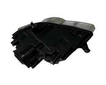 Pravý halogen světlo 3C0941006Q VW Passat B6 r.v. 2008 - 3