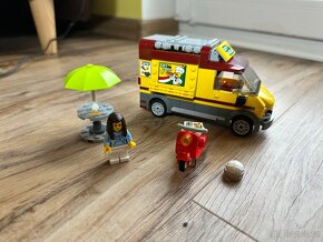 LEGO City 60150 Dodávka s pizzou - 3