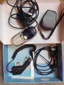 Mobilní telefon Siemens S55 - 3