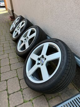 Volvo Pegasus R18 s pneu GoodYear Eagle F1 , po renovaci - 3