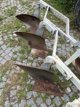 Pluh tříradličný za traktor - 3