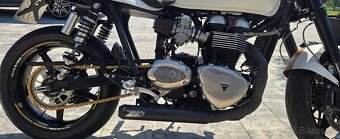 Triumph Thruxton 900i - 3