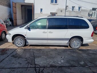 Chrysler grand Voyager 3.3i - 3