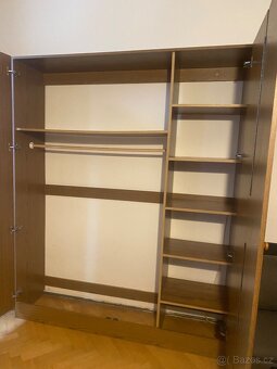 Šatní skříň - 3