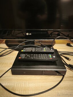 LCD TV LG úhlopříčka 108 cm včetně set top box 2 100 Kč - 3