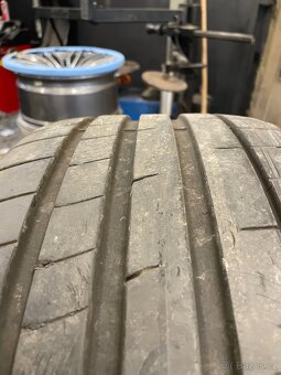Sada 4 pneu 235/40 R18 - 3