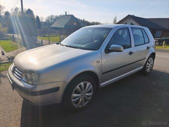 VW Golf 4 r.v.2004 1.6, 77 kW benzín - 3