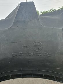Pneu BKT 650 / 65 R42 - 3