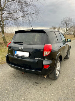 TOYOTA RAV 4 2.2D - 3