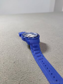 Analogové hodinky sportovního designu – styl a funkčnost - 3