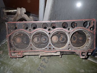 DACIA 1300 hlava motoru - 3