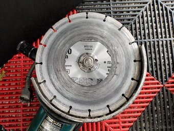 Úhlová bruska Makita GA9020R - 3