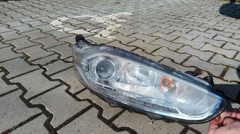 Přední světlo Ford Fiesta 2013 - 2017 pravé - 3
