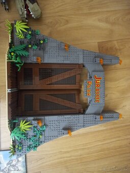 LEGO Jurassic World 75936 Besnenie T- Rexa - 3