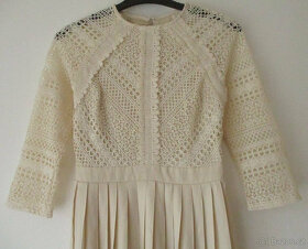 Dámské midi šaty béžové krajkové plisované S 36 - 3