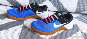 SÁLOVÉ BOTASKY - NIKE - vel.38 - 3