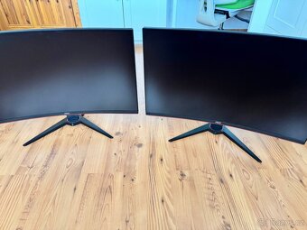 Herní monitor AOC CQ32G1 - 3