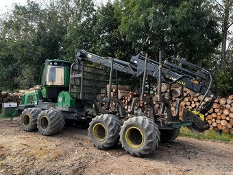 Vyvážecí souprava JOHN DEERE 810E - 3