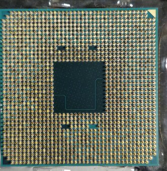 AMD RYZEN 3 2200G - 3