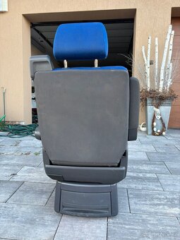 Otočná sedačka VW Multivan - 3