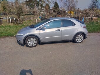 Prodám Honda Civic 8g 1.4. i-vtec 73 kw rok 2011 - 3