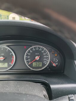 Ford mondeo MK3 1,8 16v Benzín - 3
