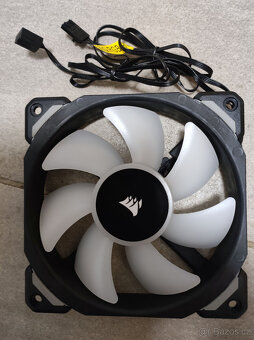 Ventilátory Corsair 120mm – velmi krátce použité - 3
