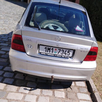 DILY OPEL VECTRA 1,8 16V 85KW - 3